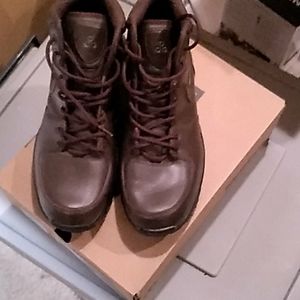 Brown Nike Acg boots Men 1pair sz 9.5